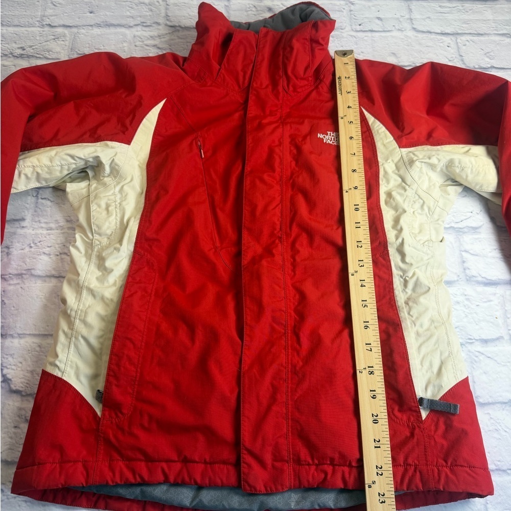 The North Face Vibrant Red and Cream Jacket. Size Small. Snow Ski. - Picture 5 of 12